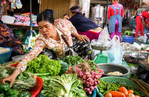 russian market / tuol tompoung market